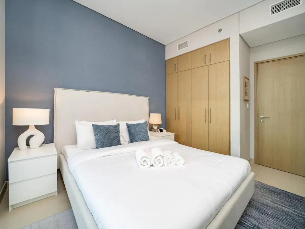 Stunning 2 Bed With Full Ain Dubai Views Apartment