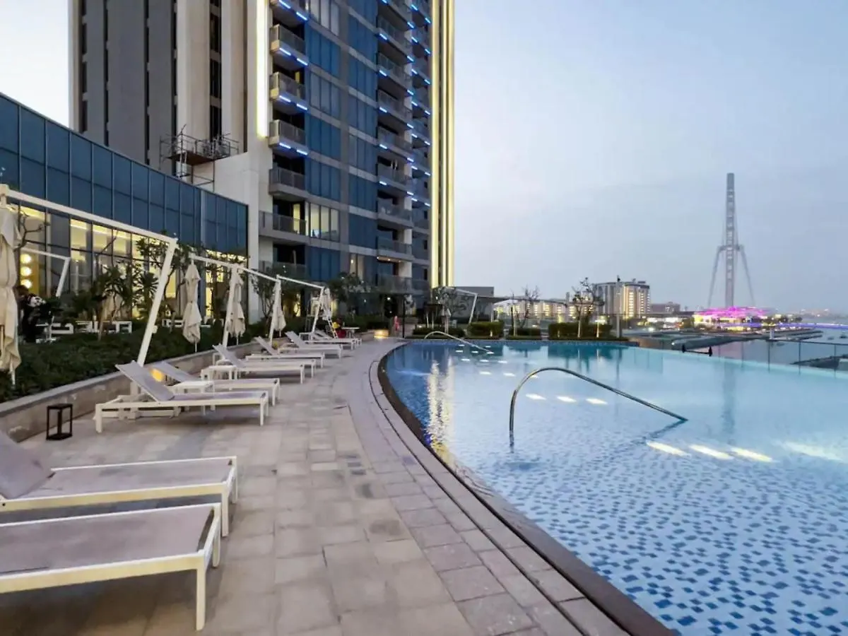 Stunning 2 Bed With Full Ain Dubai Views Apartment