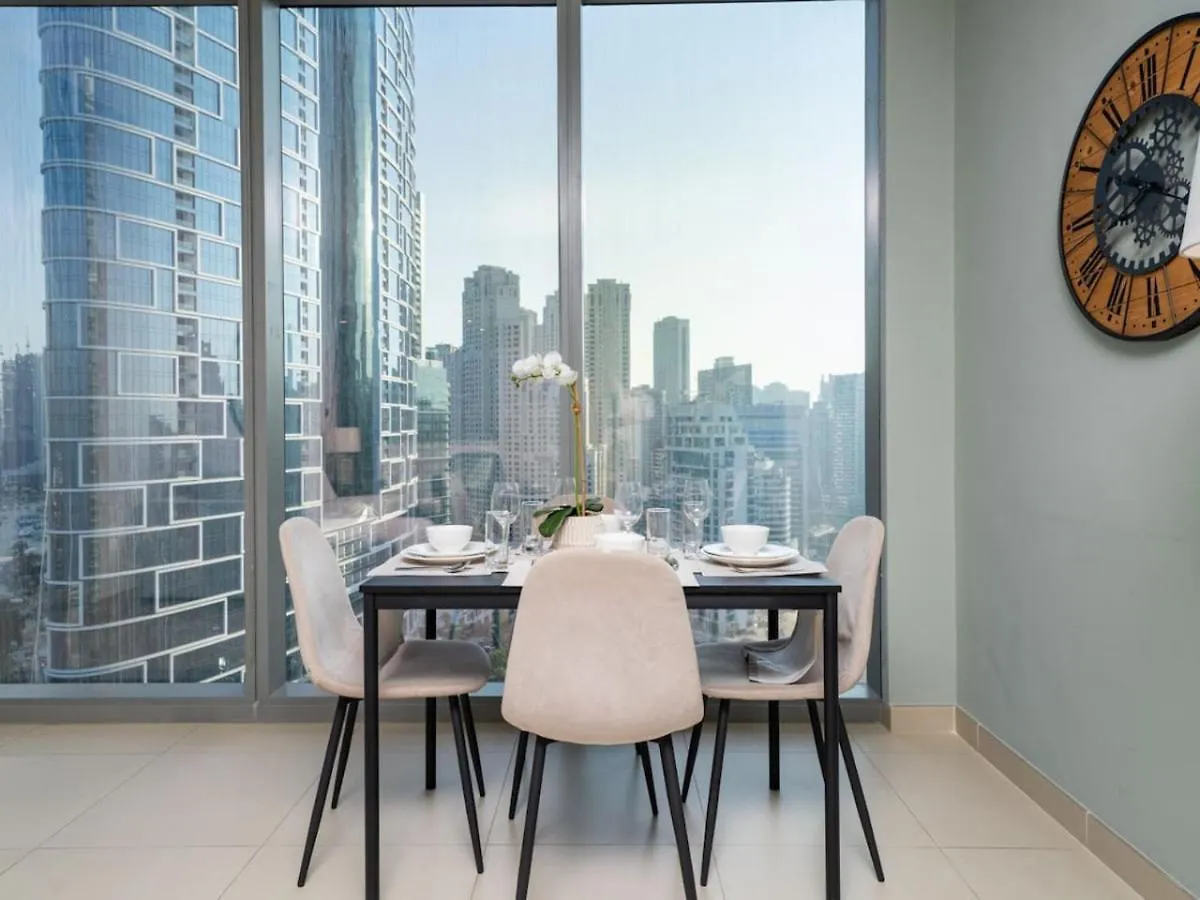Stunning 2 Bed With Full Ain Dubai Views Apartment