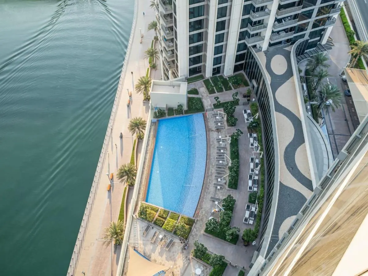 Stunning 2 Bed With Full Ain Dubai Views Apartment