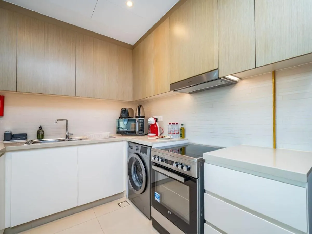 Stunning 2 Bed With Full Ain Dubai Views Apartment